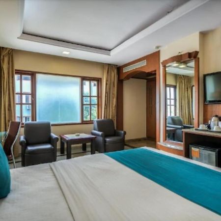 Golden Metro Hotel Μπανγκαλόρ Εξωτερικό φωτογραφία